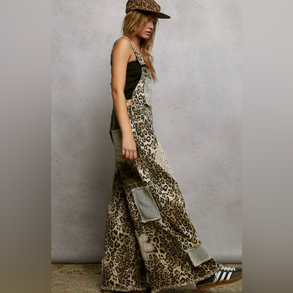 POL POL Overall in Printed Twill w Crochet Patches - Sand Leopard New Arrival🔥 - Picture 4 of 4